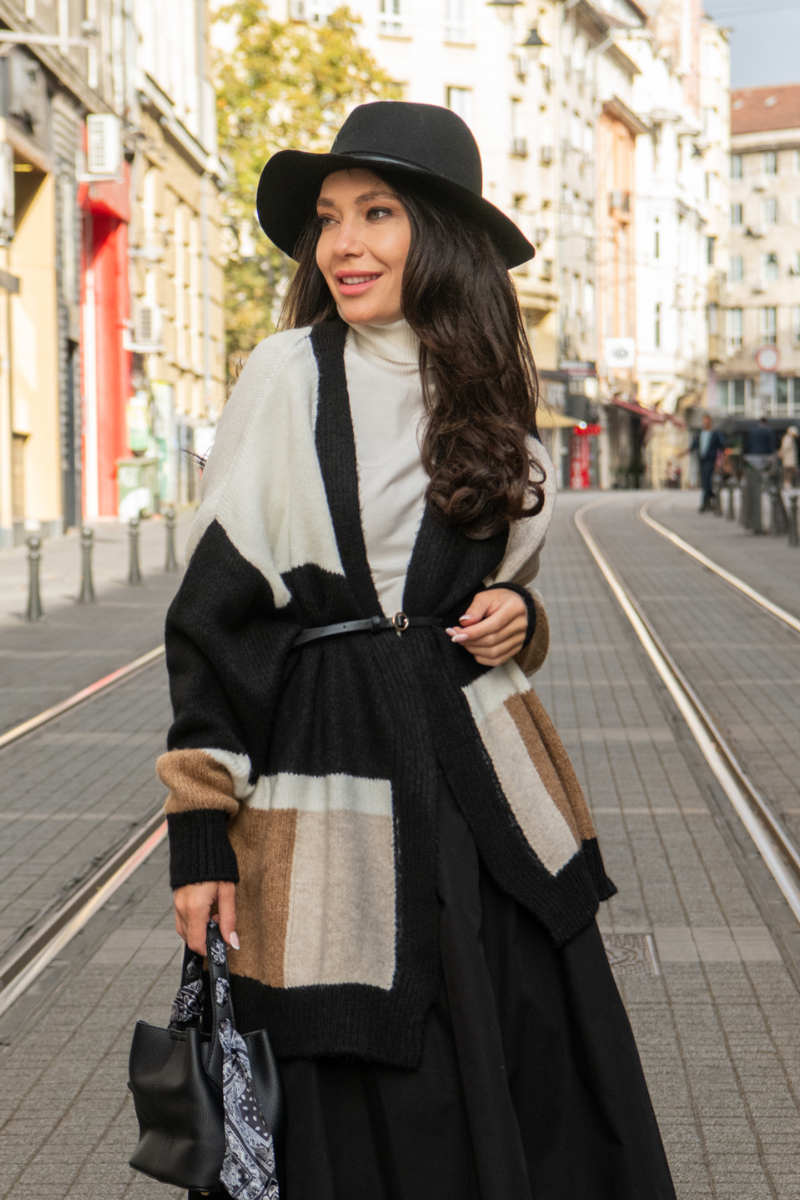 Дамска плетена оувърсайз жилетка в черно, бяло и бежово