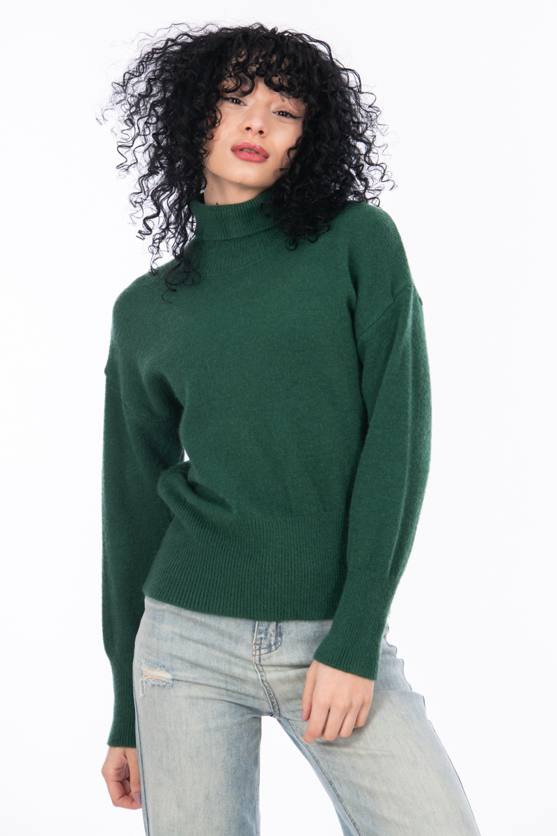 Дамски пуловер в зелено с поло яка