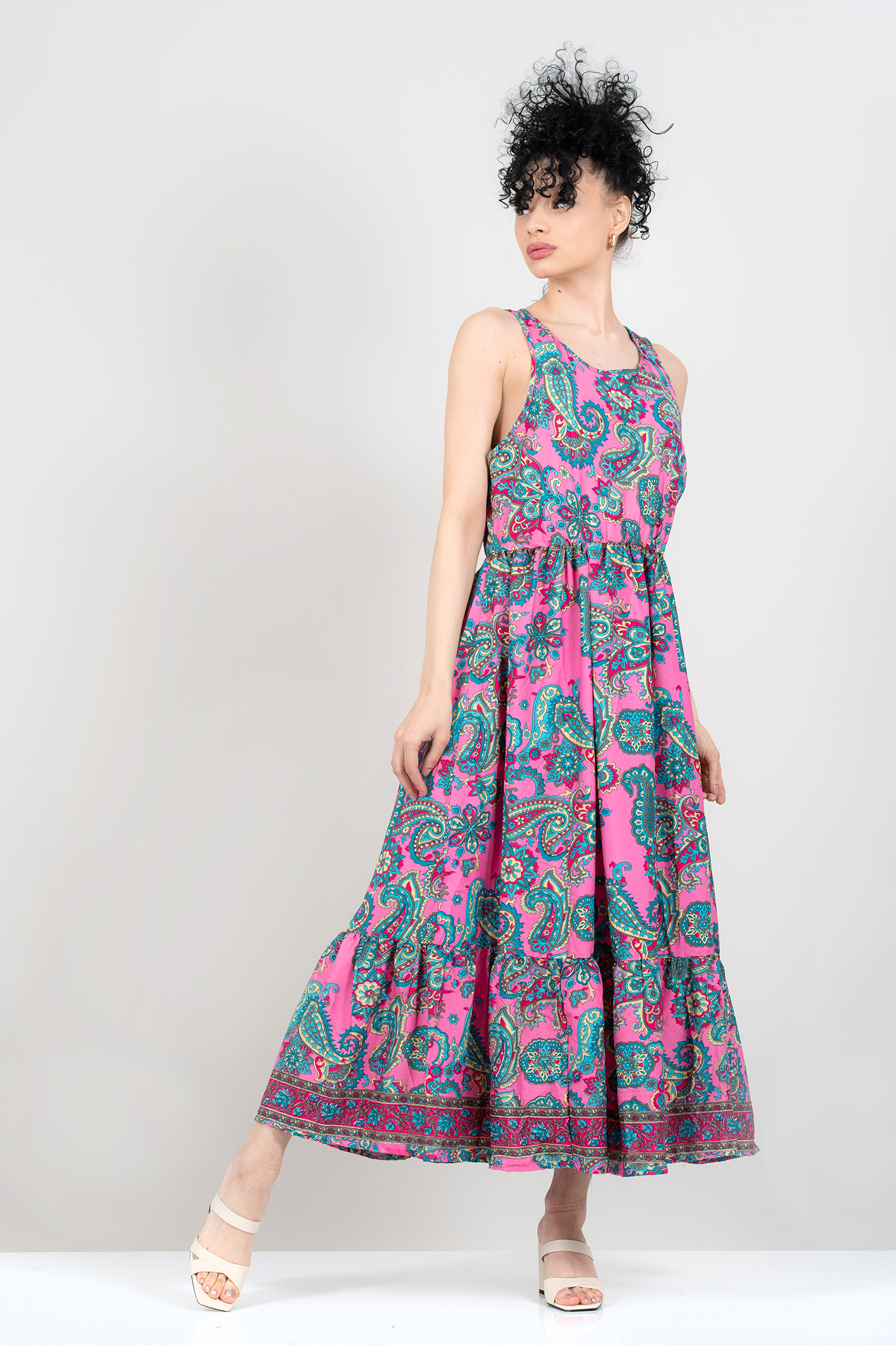 Дълга рокля от коприна в розово със син етно принт