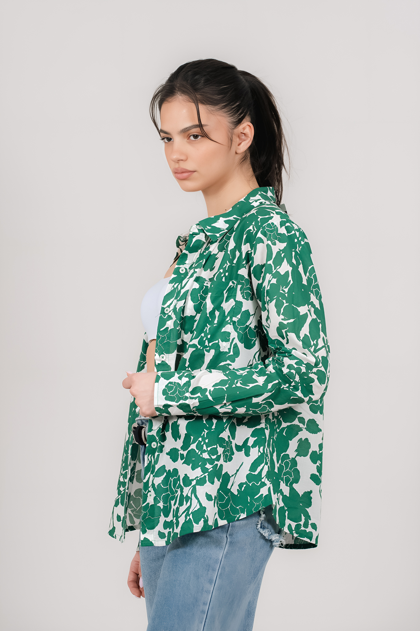 Дамска оувърсайз риза със зелен флорален принт